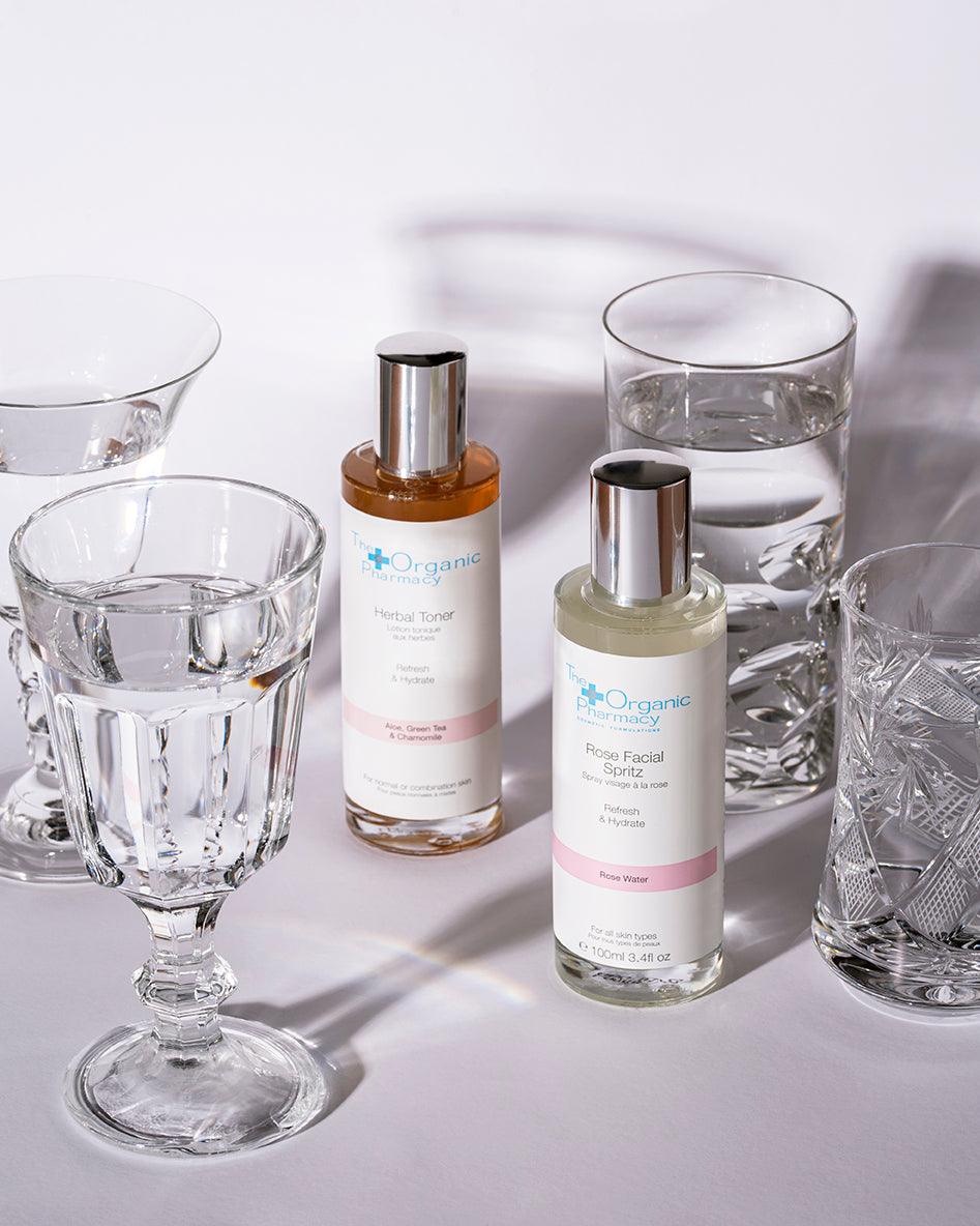 Herbal Toner e Rose Facial Spritz: le acque idratanti che profumano di primavera